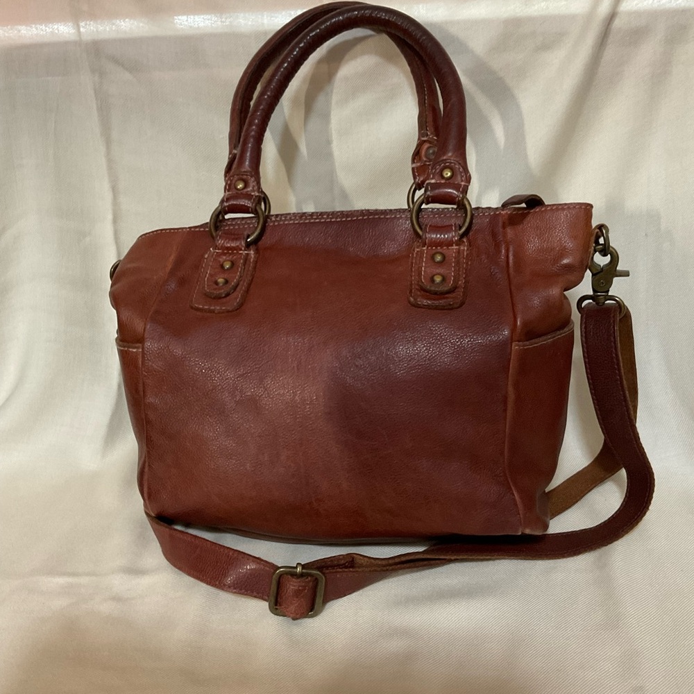 Chic Brown Leather Tote Bag - Picture 3 of 9